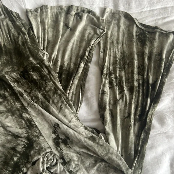 WinWin Tie Dye Jumpsuit With Tie Waist - Picture 4 of 5